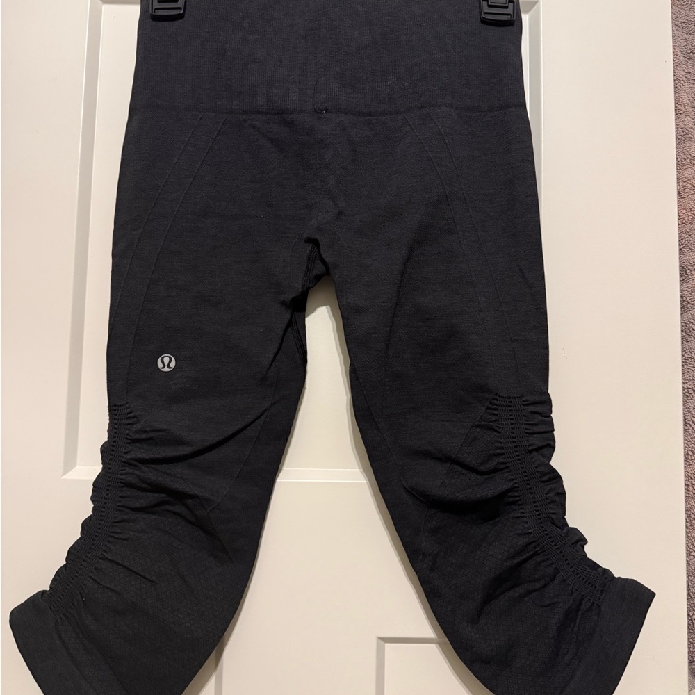 lululemon athletica Women’s Charcoal Leggings Size 2